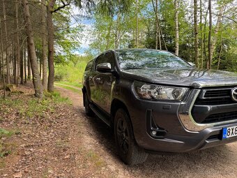 Toyota Hilux, 2.4 D - 4
