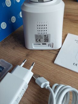 Chytrá WiFi monitorovací kamera s displejem SriHome - 4