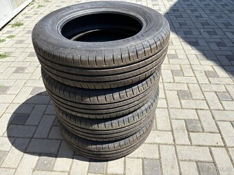 Goodyear EfficientGrip 185/65 R15 88H - 4