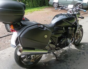 Suzuki GSX 1400 - 4