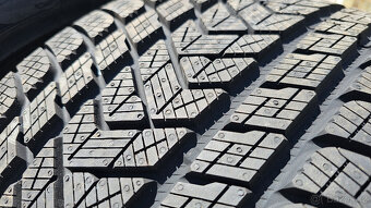 Zimní pneu Pirelli Scorpion Winter - 4