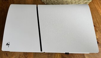 PlayStation 5 (Slim) s mechanikou záruka do 12/2028 - 4