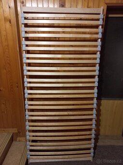 Postelový rám 90x200cm + rošt - 1 měsíc používané - 4