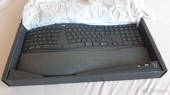 Logitech ERGO K860 - 4