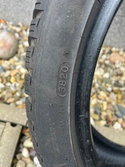Prodej zimní pneumatiky 225/40 R18 - 4