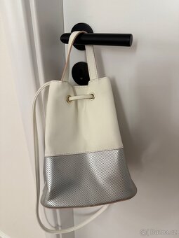 Kabelka GUESS - 4