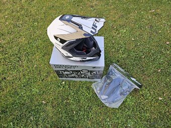 MX helma UFO DIAMOND velikost L - 4