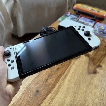 Nintendo Switch OLED - 4