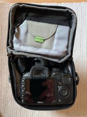 Zrcadlovka Nikon D3100 + asf Nikkor 18-200 - 4