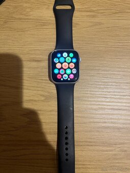 Apple Watch SE 44 mm - 2021 - 4