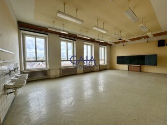 Kyjov - Administrativní budova v centru Kyjova - 2396m2 - 4
