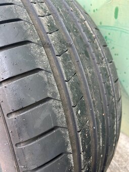 Pneu 285/40 R22 - 4