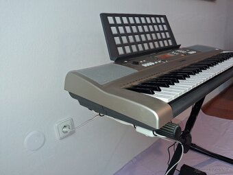 YAMAHA PSR-E313 - 4