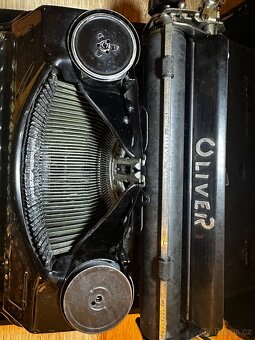 Psací stroj OLIVER - 4