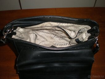 KABELKA GUESS 981 - 4