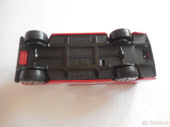 Land Rover - 4