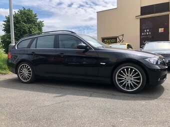 BMW E91 330xi - 4