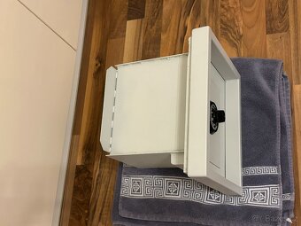 TREZOR , SEJF, k zazdění , - JAKO NOVÝ - - 4