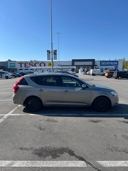 Kia Ceed - 4