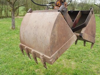 Nakladač UNHZ 750 - 4