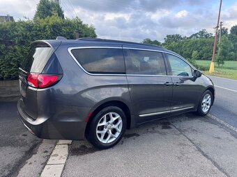 Chrysler Pacifica 3,6 RU Touring L 8 míst 2017 - 4