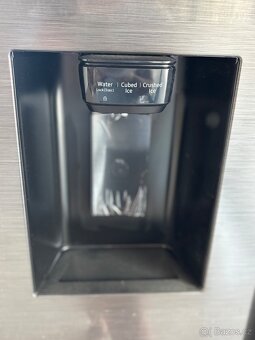 Nová americká lednice s ledovačem Samsung RS65DG5403B - 4