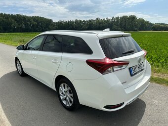 Toyota Auris 1.6 benzin. Manual. 89000 km - 4