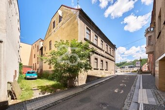 Prodej domu k investici i bydlení na náměstí v Úpici, okrese - 4