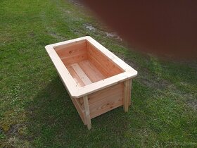 dřevěné vyvýšené zahradní záhony, květináče, jahodníky - 4