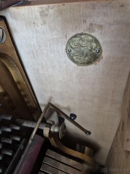 Starožitní funkční piano Wilhelm Petrzelka Wien - 4