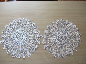 Háčkované krajkové dečky  ruční práce - 4