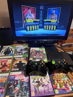 Xbox 360 E 250 GB + příslušenství Kinect a hry - 4
