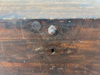 Dřevěná truhla starožitná - 4