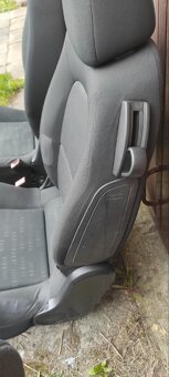 Sedačky Mitsubishi Colt - 4