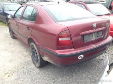 Skoda Octavia 1,8 20V 1998 - díly - zachovala - 4