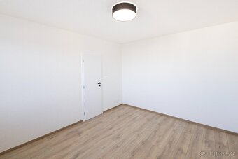 Pronájem bytu 2+1, 52 m², Praha – Chotutická - 4