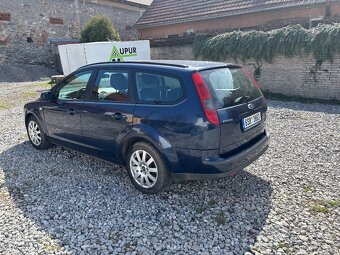 Ford Focus 1.6i - 4