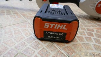 Akumulátorové zahradní nůžky s teleskopickou tyčí STIHL HLA - 4