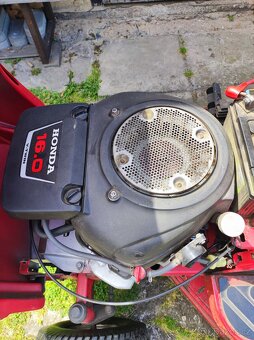 Prodám zahradní traktor - 4
