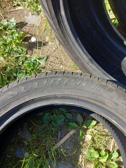 235/50R19 - 4