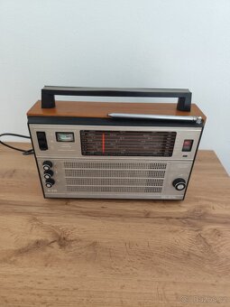 Rádio Selena B-215 - 4