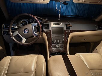 Cadillac Escalade TOP STAV - 4