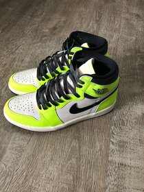 NIKE AIR JORDAN 1 - 4