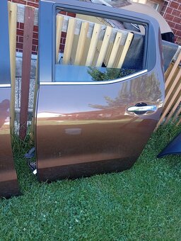 NISSAN NAVARA D23 DVEŘE LEVÉ Z RV 2021 PĚKNÉ - 4