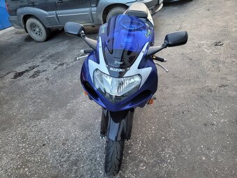 Suzuki gsxr 1000 k1 - 4
