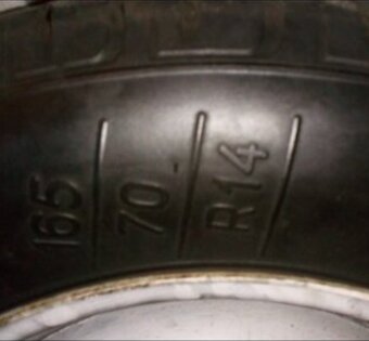 Dvě zimní pneu - 4