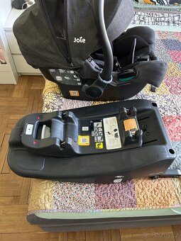 Autosedačka 40-85 cm Joie v perfektním stavu - 4