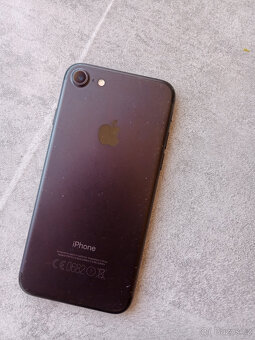 Apple iPhone 7 32GB - 4