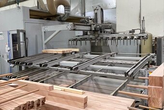 CNC obráběí centrum pro dřevěné stavby a okna HOMAG BMB 923 - 4