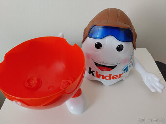 Velké Kinder vejce, plast, 2010 - 4